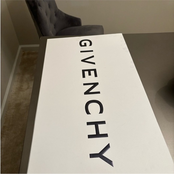 Ladies AUTHENTIC Givenchy Black Shark Lock Biker boots in grained leather - Picture 11 of 16